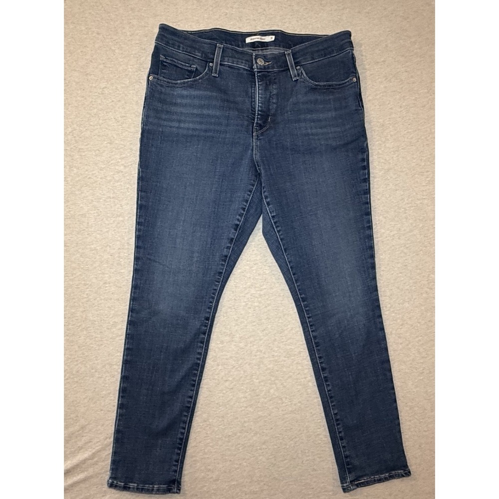 Levi's 311 shaping skinny dark wash blue jean. size 31. comfortable casual fir